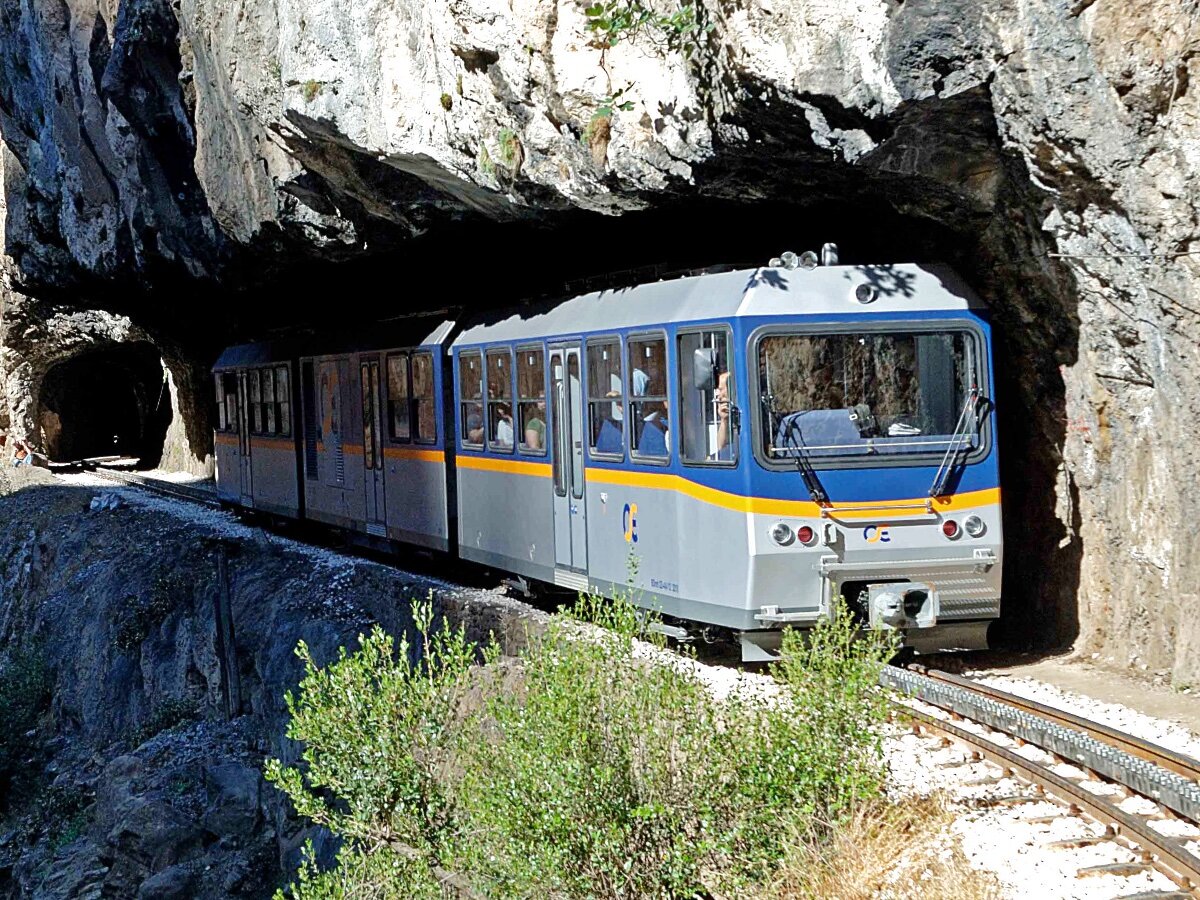 Odontotos – греческая железная дорога среди гор