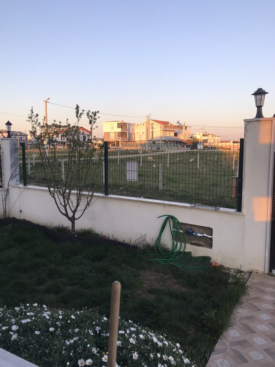 А это вам ещё немного закатной красоты с черенком от лопаты в благодарность за прочтение моего моноложка.