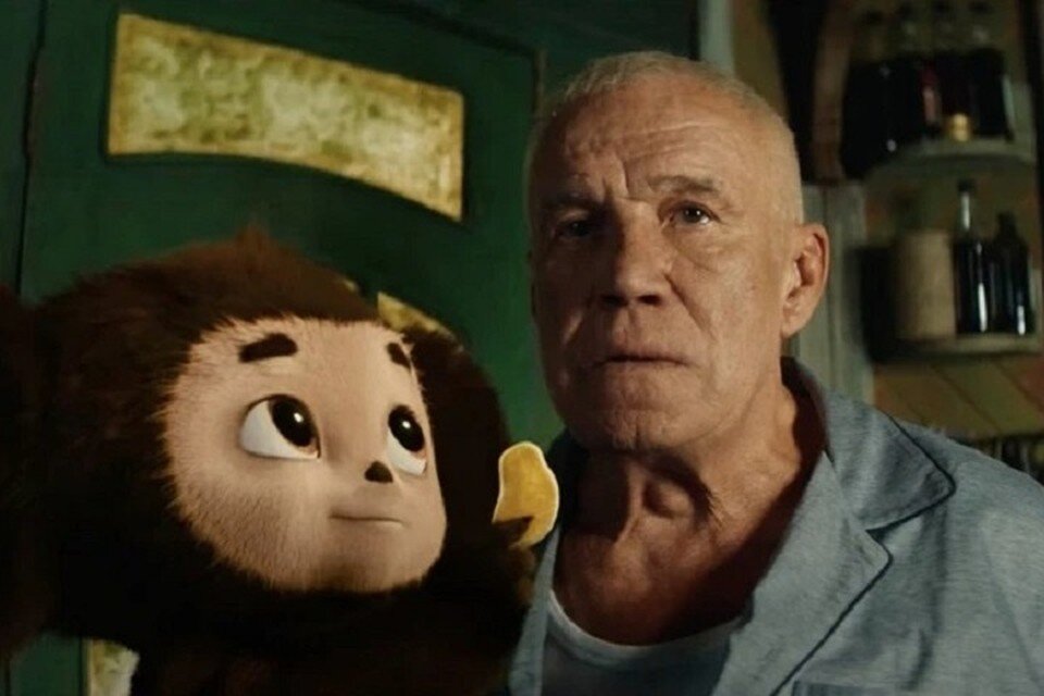     Сергею Гармашу пришлось играть в одном кадре с воображаемым персонажем - Чебурашкой. Фото: Yellow, Black and White Films