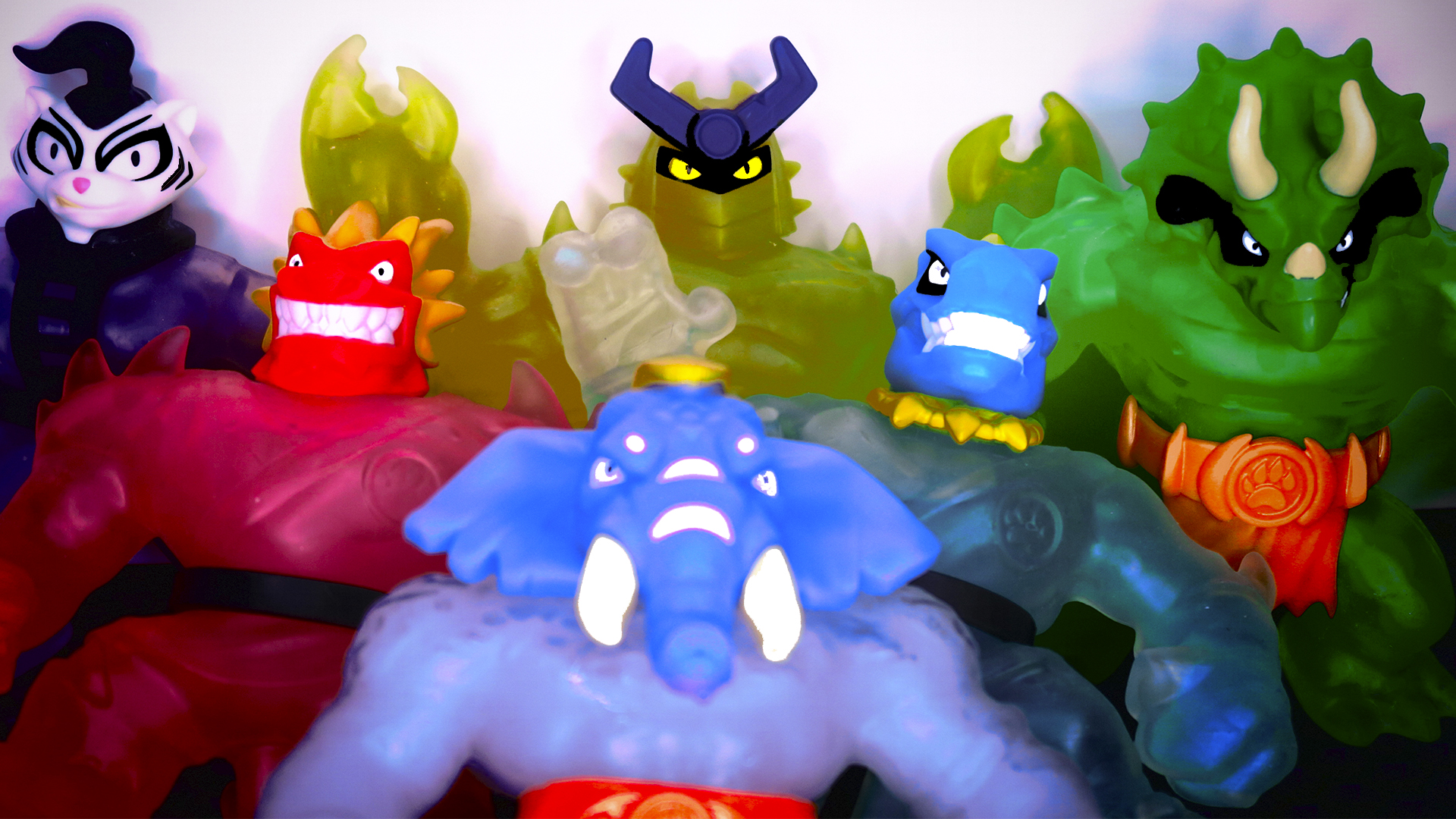Glow shifters. Герои гуджитсу Глоу Шифтерс. Monster Flex горилла. Гуджитсу Глоу Вилс. Игрушки goo jit zu Cursed goo Sea.