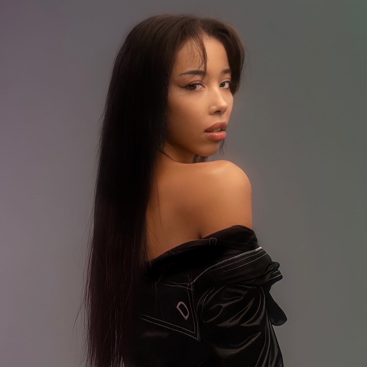 Россиянка с экзотической внешностью Lia Lin