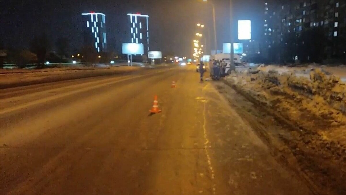     Молодой житель Ижевска предстанет перед судом за смертельное ДТП, в котором 20 февраля нынешнего года на улице Чугуевского погиб 9-летний мальчик. Прокурор Первомайского района удмуртской столицы утвердил обвинительное заключение по статье о нарушении ПДД, повлекшем смерть человека.