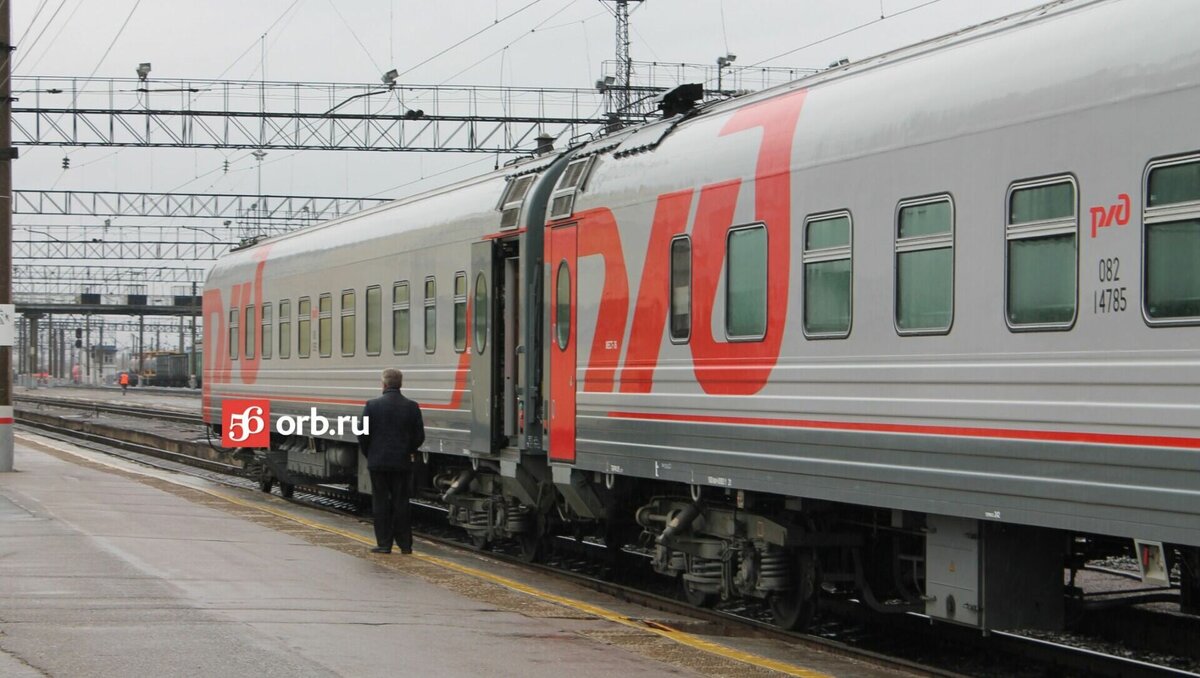     Необычно оформленный вагон станет курсировать по маршруту «Оренбург-Санкт-Петербург» и будет рассказывать пассажирам о степном крае.