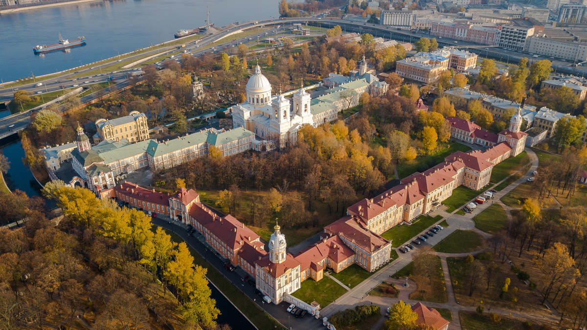 Александро Невская Лавра в Санкт Петербурге