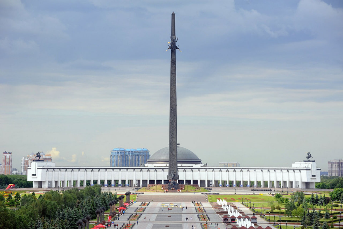 Комплекс победа. Мемориальный комплекс Поклонная гора. Мемориальный комплекс Победы на Поклонной горе. Комплекс на Поклонной горе в Москве. Мемориал Поклонная гора Москва.