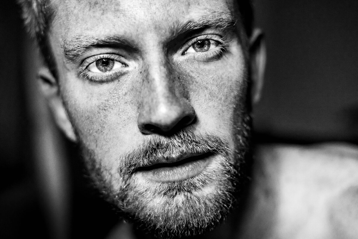 Просто мужчина. Не факт, что он нарцисс 