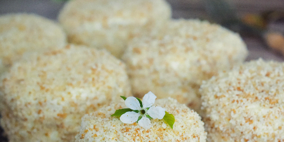 Бисквитное пирожное "Нежность": быстрое и вкусное пирожное с ванильным бисквитом и сливочным кремом