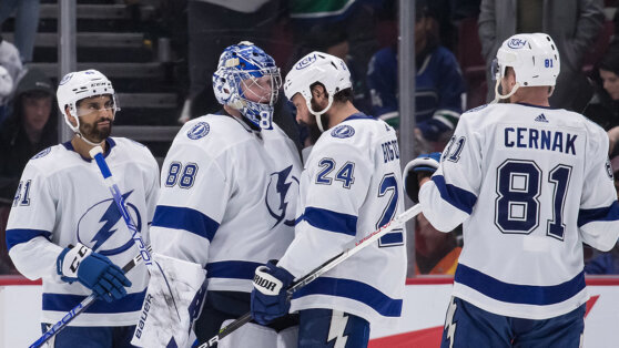    "Торонто" обыграл "Тампу" и увеличил счет в серии плей-офф НХЛ Даниил Шалонников