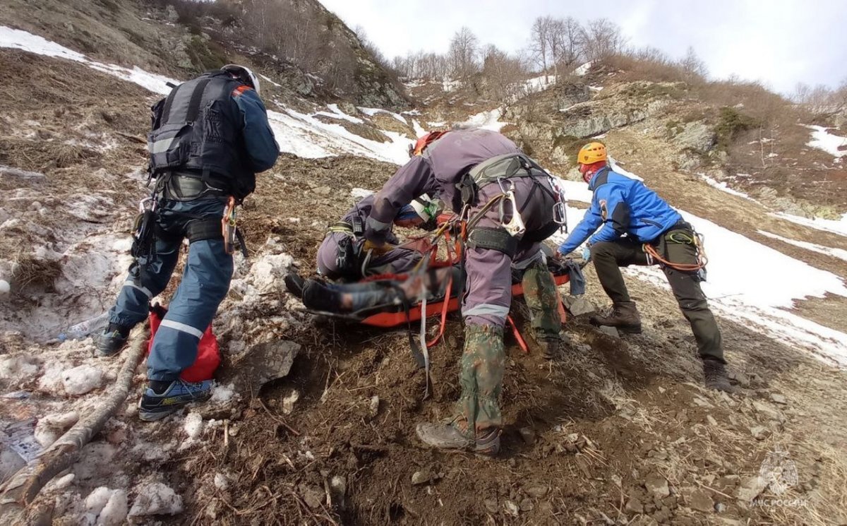    Грань срыва. Мать и сын разбились в горах на запрещенном маршруте в Сочи