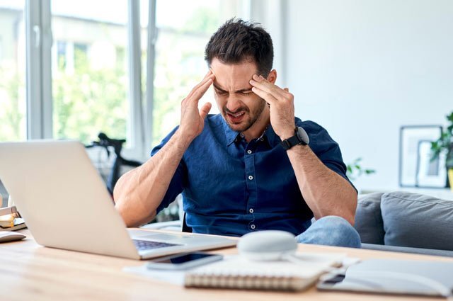 Головная боль в этом случае может быть одним из симптомов, настойчиво указывающих на возможный инсульт. Но это не означает, что каждая головная боль обязательно является 