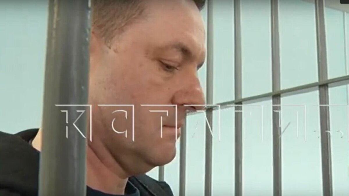     Подполковник Навашинского отдела полиции Алексей Волков — обладатель особняка с прудом, премиального внедорожника и прочих дорогих вещей выслушал приговор суда. Об этом говорится в сюжете телепрограммы «Кстати».