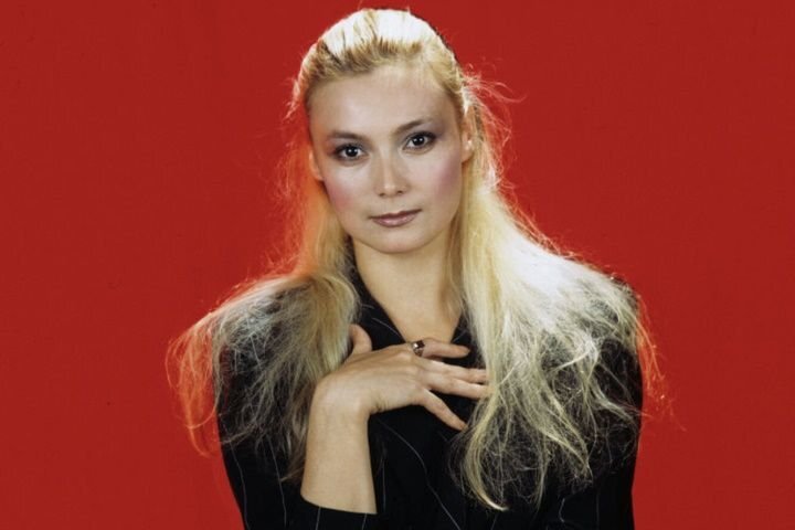      Лариса Белогурова, фото из открытых источников.