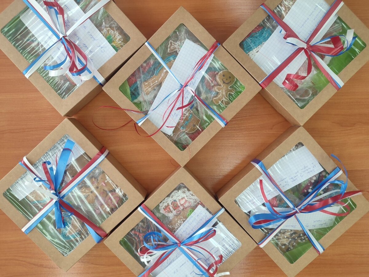    Мишки-братишки поздравят СВОих с Днем Победы