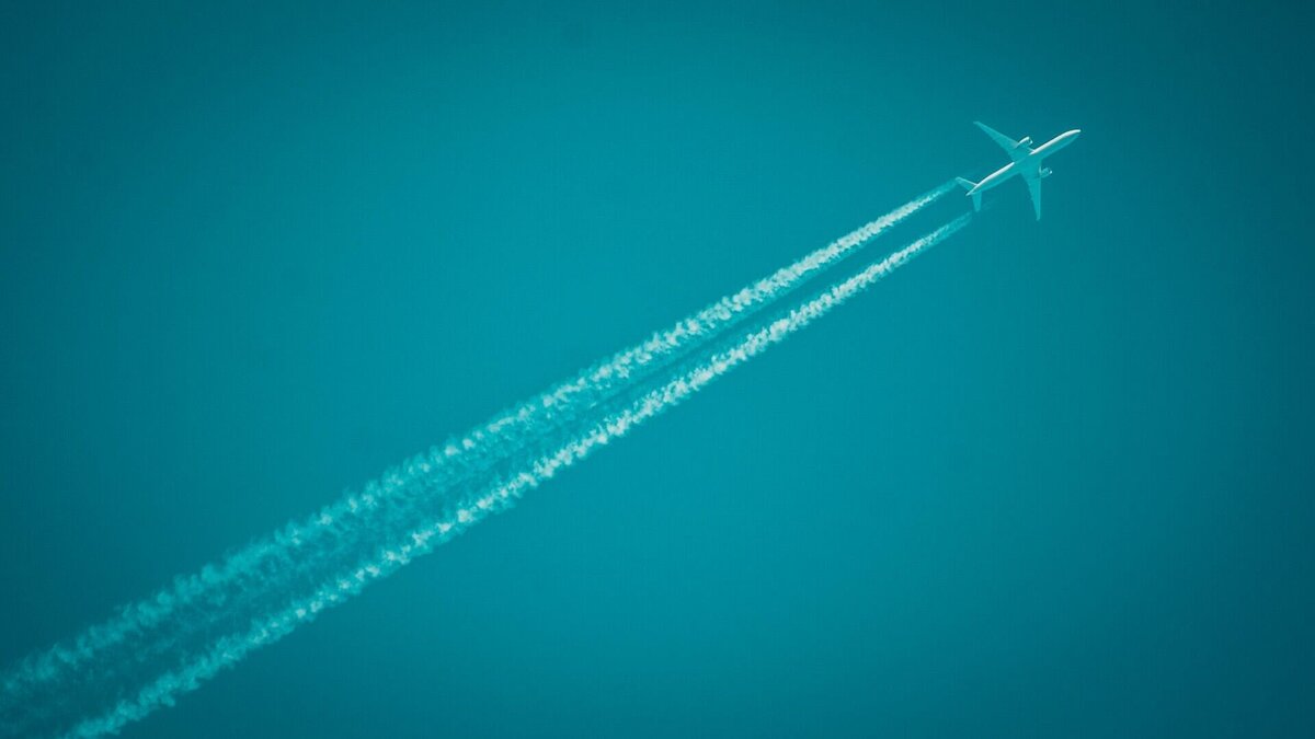     Ни для кого не секрет, что Дубай очень привлекает россиян. Особенно с февраля 2022 года — люди едут туда в поисках свободы, недоступности для военкомата, роскошных небоскребов, жизни без санкций и магазинов.