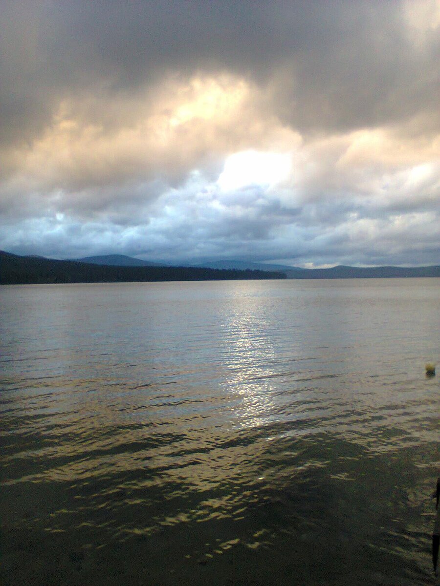 Мы плутали целый день, изучая окрестности.