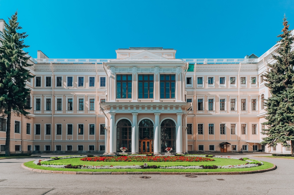 Дворец юношеского творчества санкт петербург. Аничков дворец в Санкт-Петербурге. Аничков дворец Растрелли. Аничков дворец Земцов. М. Земцов – Аничков дворец.