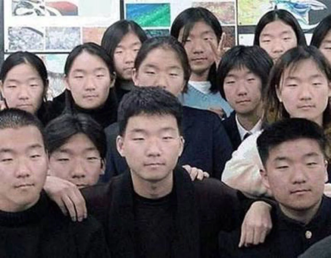 Мои однокурсники , это же я сзади слева в 3 ряду) 