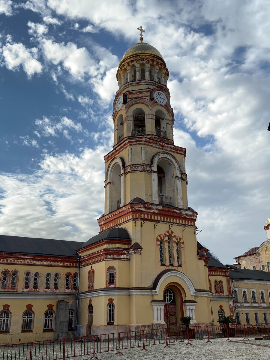 Колокольня с курантами | Личное фото