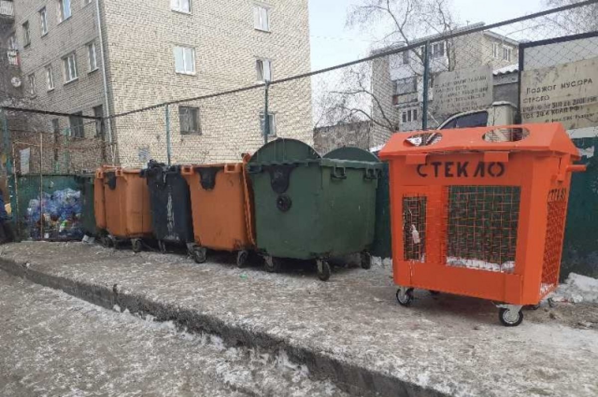    В Екатеринбурге вандалы повредили мусорные контейнеры