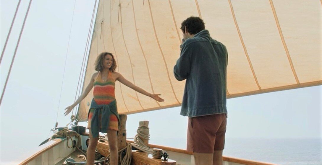 Скриншот из триллера "Into the Deep".