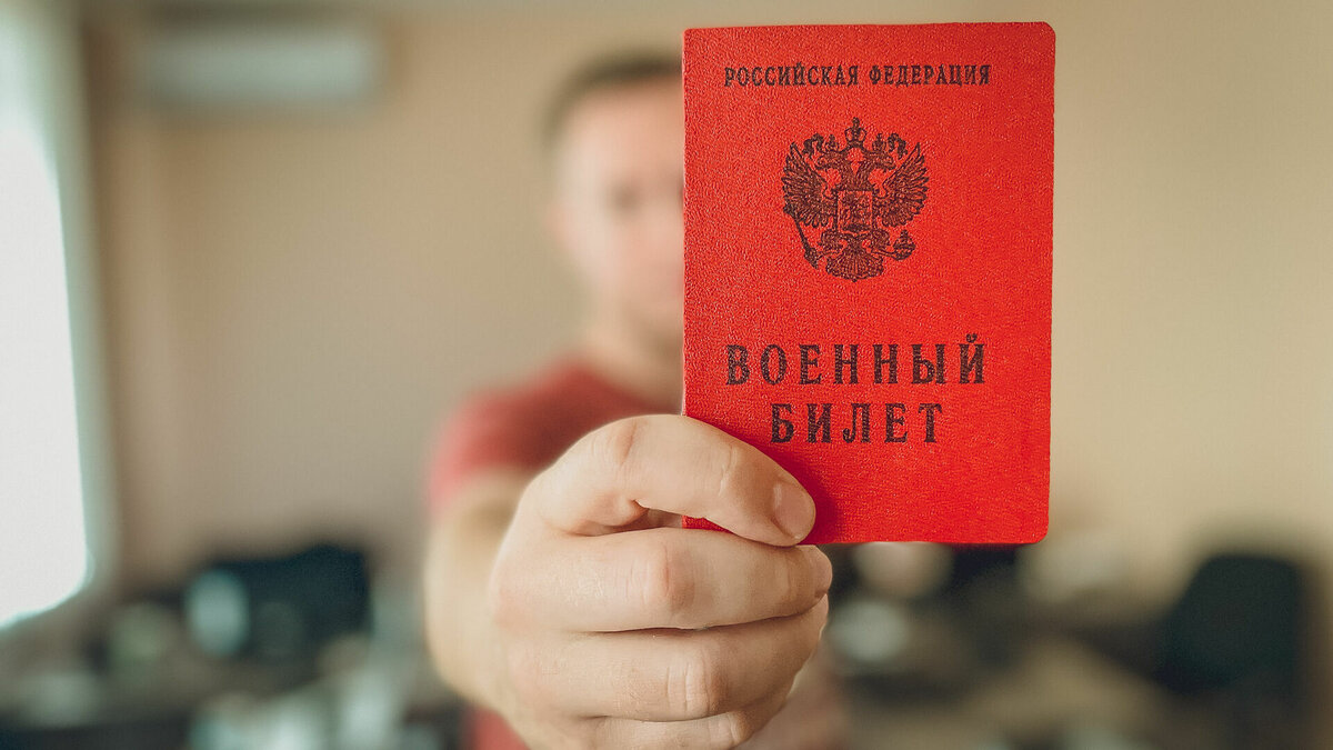    В середине января прокурор Омска подал иск в суд с требованием лишить сотрудников ряда крупных предприятий региона отсрочки от мобилизации.
