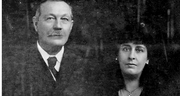 Фотография А. Конан Дойла с женой. 
