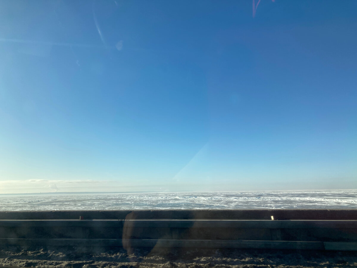 Солнечный день на заливе