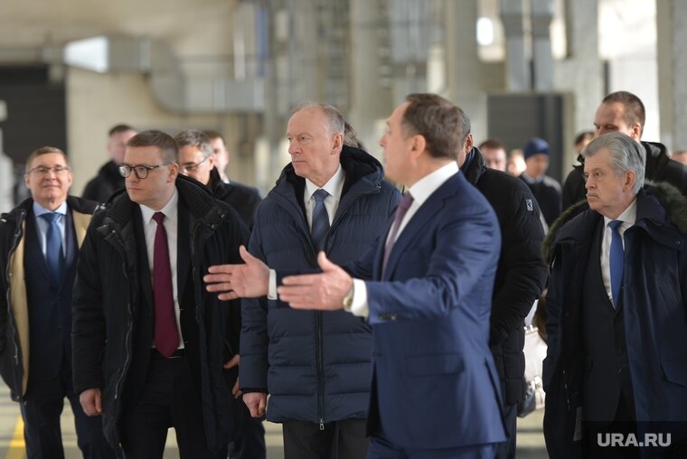    Перед началом совещания Николай Патрушев осмотрел производственные площадки «КОНАРа»