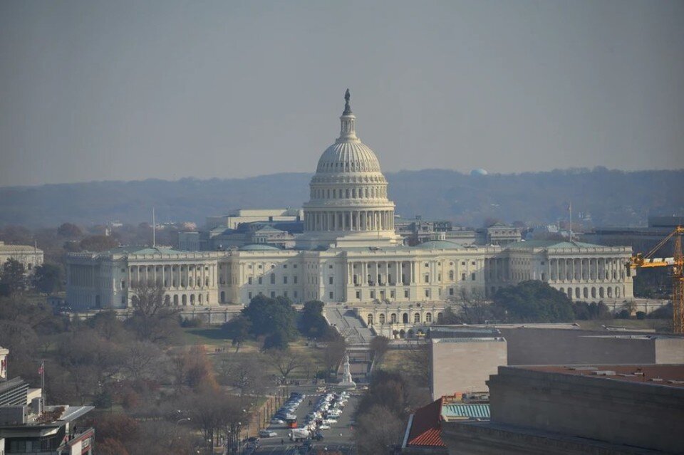     Сенаторы США призывают Белый дом начать обучать пилотов ВСУ управлению современными истребителями Евгения ГУСЕВА