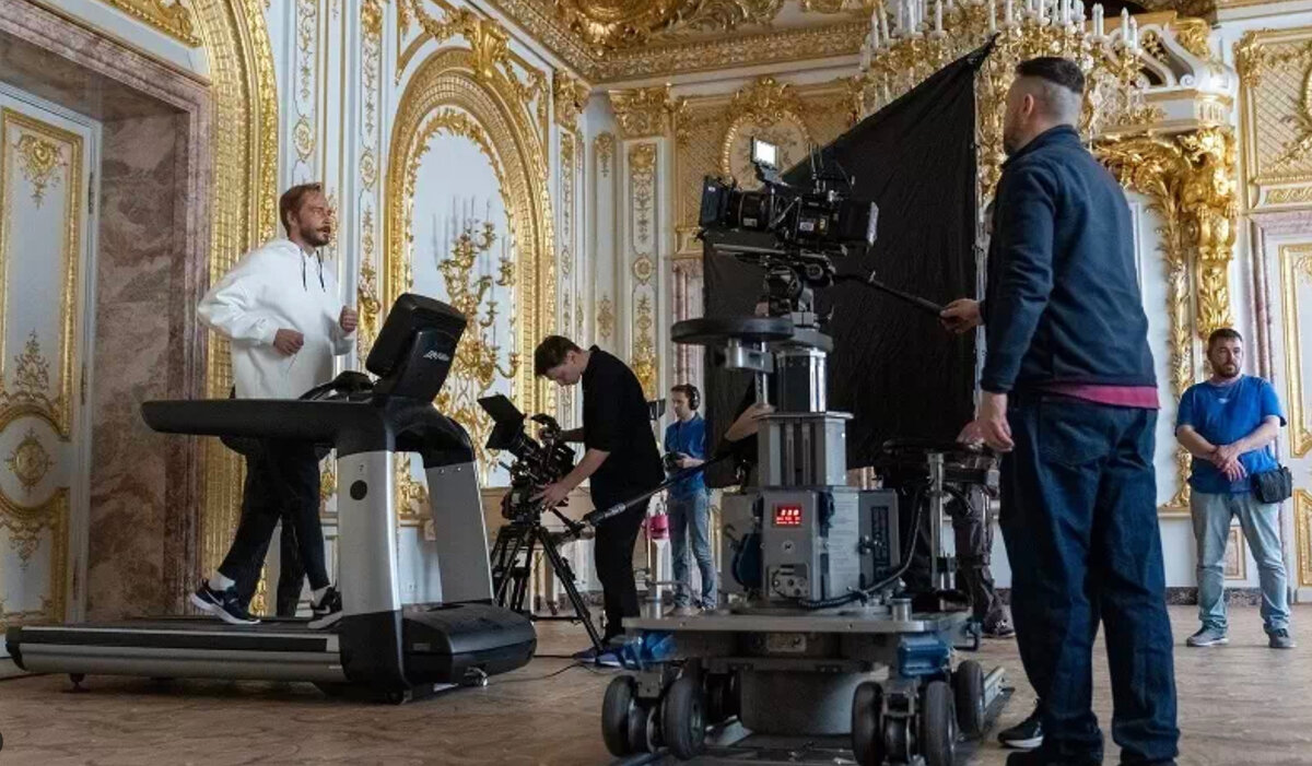  Источник фото: https://data-vykhoda.ru/azazel-serial-2022-na-kinopoisk/