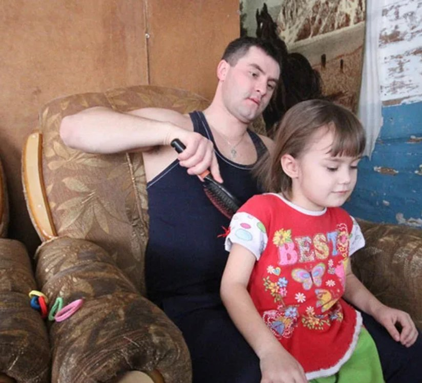 Отец одиночка. Отец одиночка. Отец воспитывает 5 детей. Семья с 4 детьми. Воспитание пятерых детей.