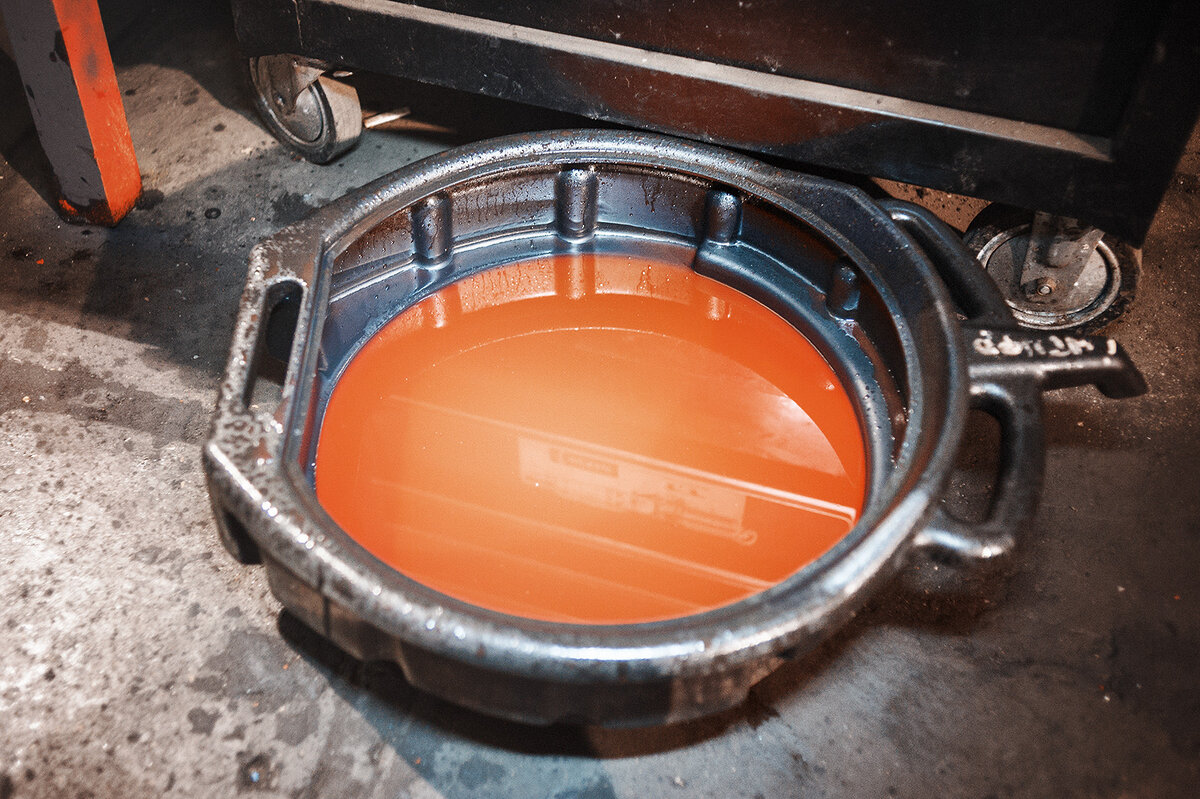 Сливаем весь антифриз Додж Джорни в специальную ёмкость