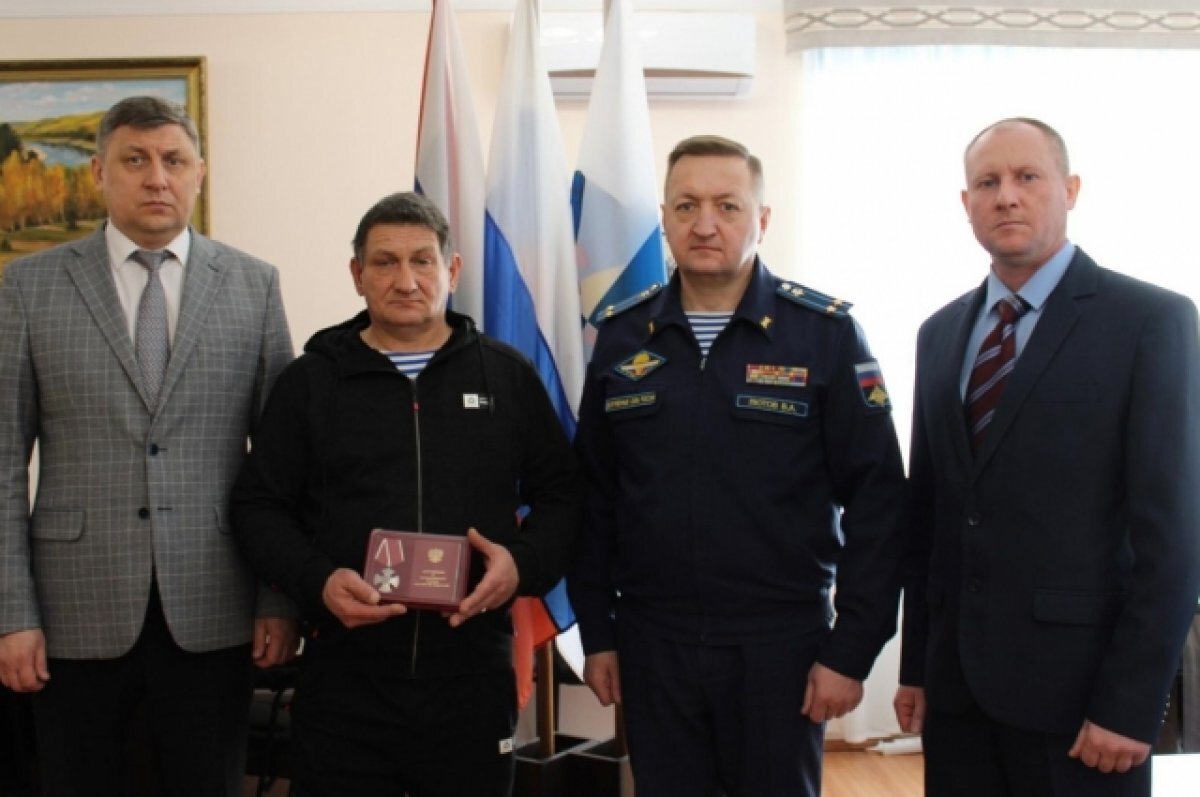    Житель Ишимского района Роман Шмаков посмертно награжден орденом Мужества
