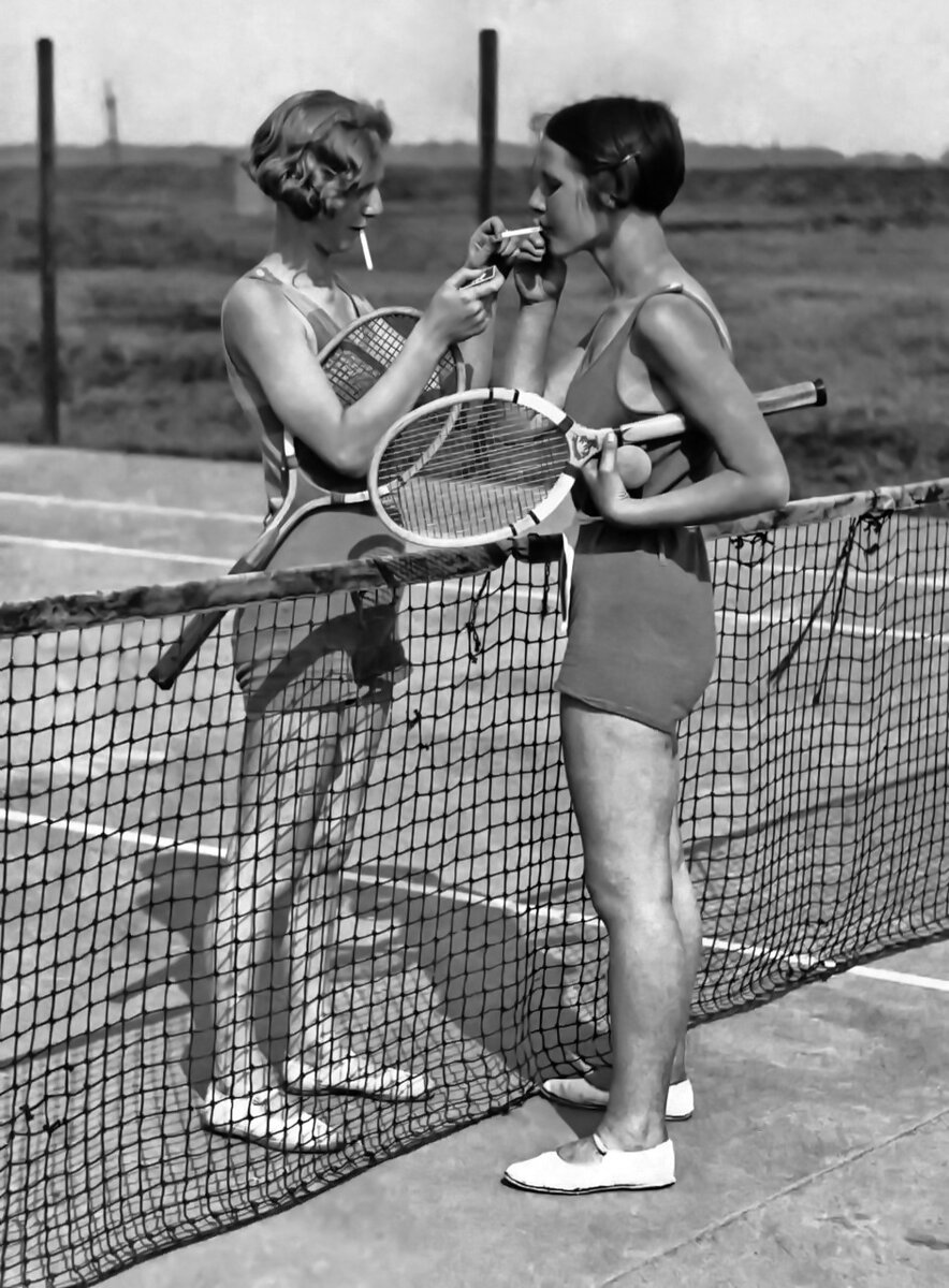 Женские сигареты для перерывов между сетами, Великобритания, 1930–тые