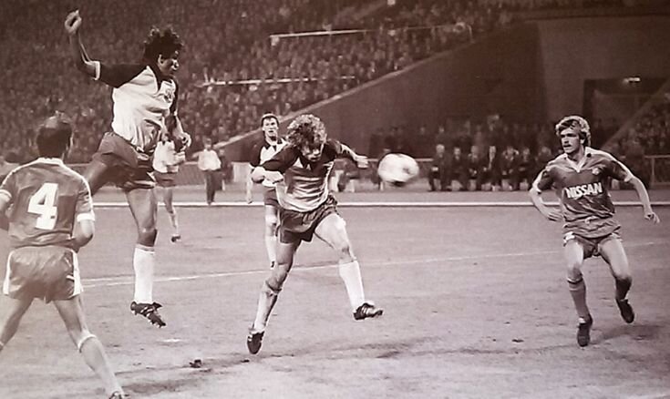 Матч 1/16 финала, в котором киевское Динамо уверенно разбирается с Утрехтом. 