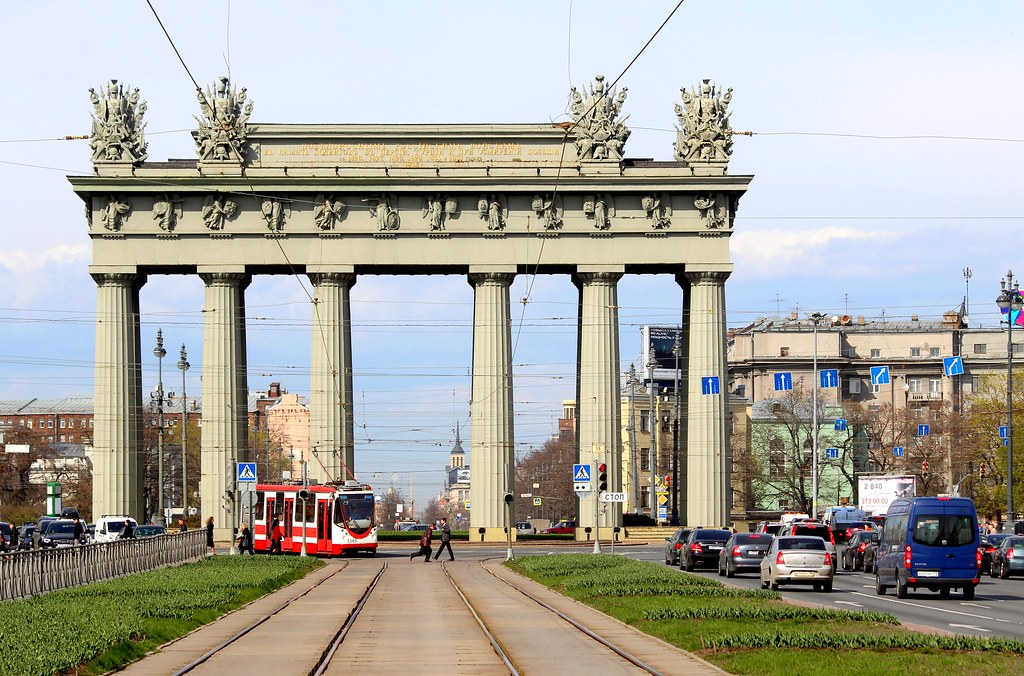 Московские ворота санкт петербург. Московские триумфальные ворота в Санкт-Петербурге. Триумфальная арка в Санкт-Петербурге на Московском проспекте. Стасов московские триумфальные ворота в Санкт-Петербурге. Триумфальная арка Московский проспект СПБ