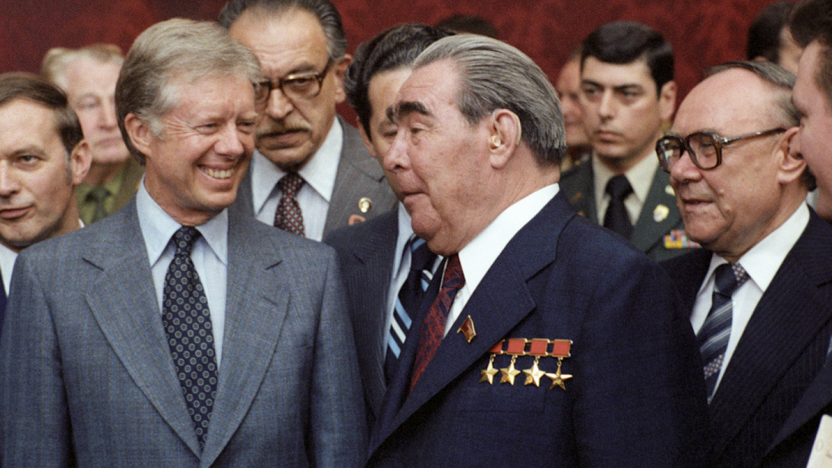 Ещё до Афганистана. Эпоха Разрядки идёт полным ходом. Сокращение вооружения и всё такое прочее. 