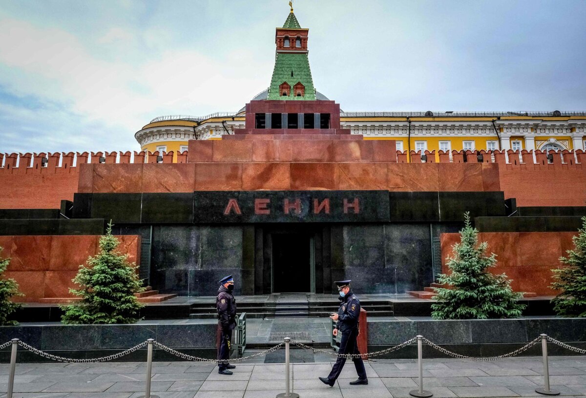 Ленина в мавзолей в москве фото внутри