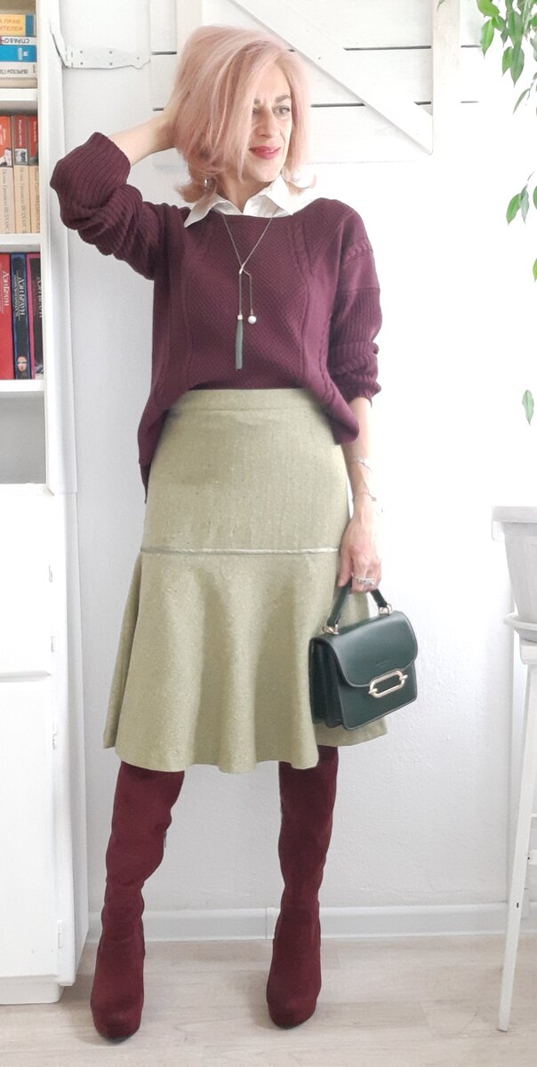 Джемпер, блузка и юбка из секонд-хэнда.