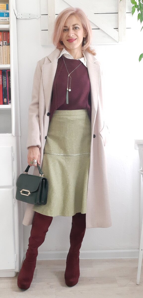 Джемпер, блузка и юбка из секонд-хэнда.