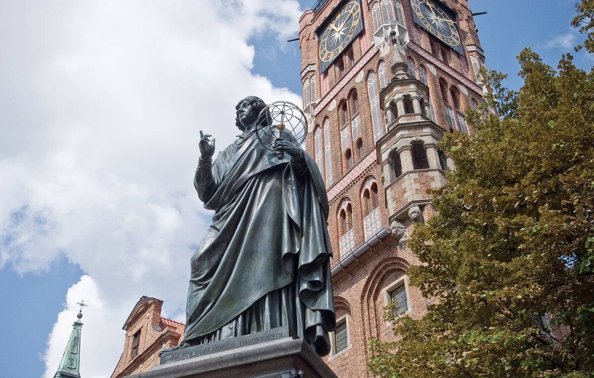 Памятник Николаю Копернику в Торуни, Польша © Siqui Sanchez/Contributor/Getty Images