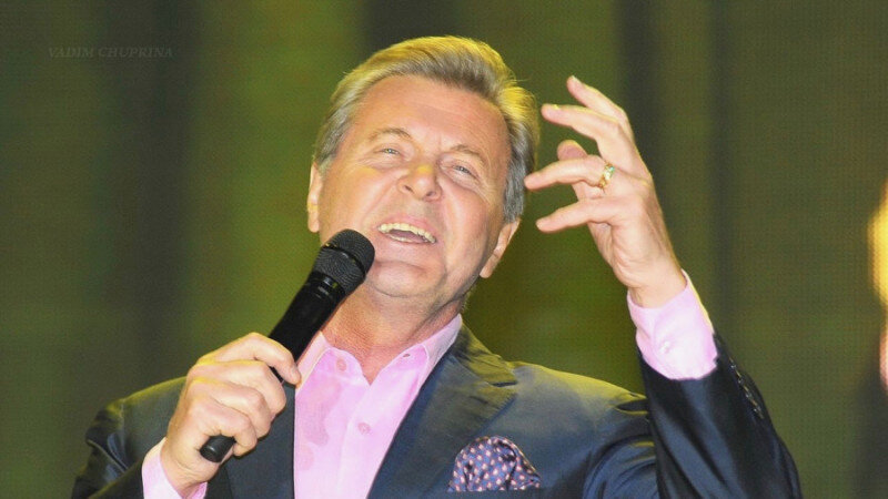     Лев Лещенко. ru.wikipedia.org