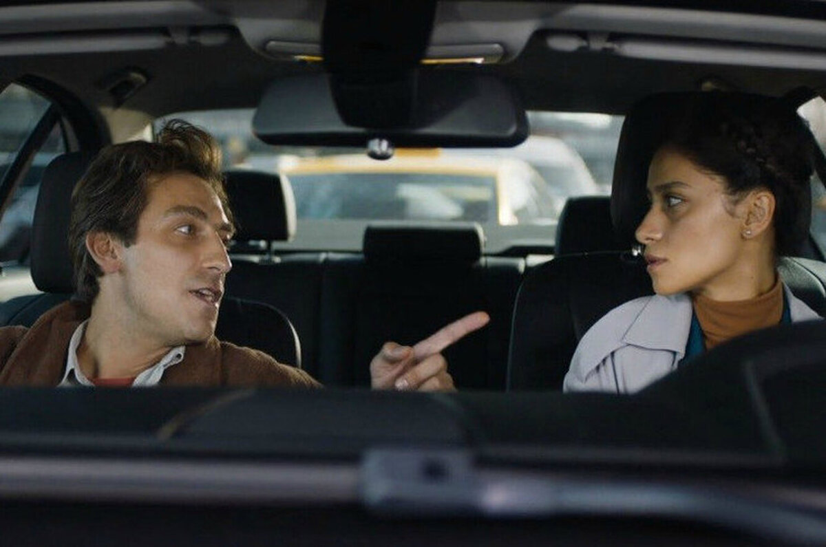 Артём Ткаченко и Равшана Куркова в киноленте "Детки напрокат"