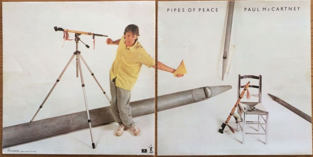 Конверт английского выпуска альбома Paul McCartney "Pipes of Peace", 1983 г.
