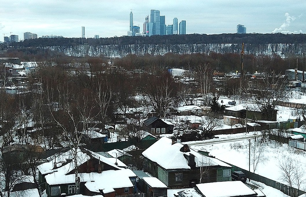 Город наступает