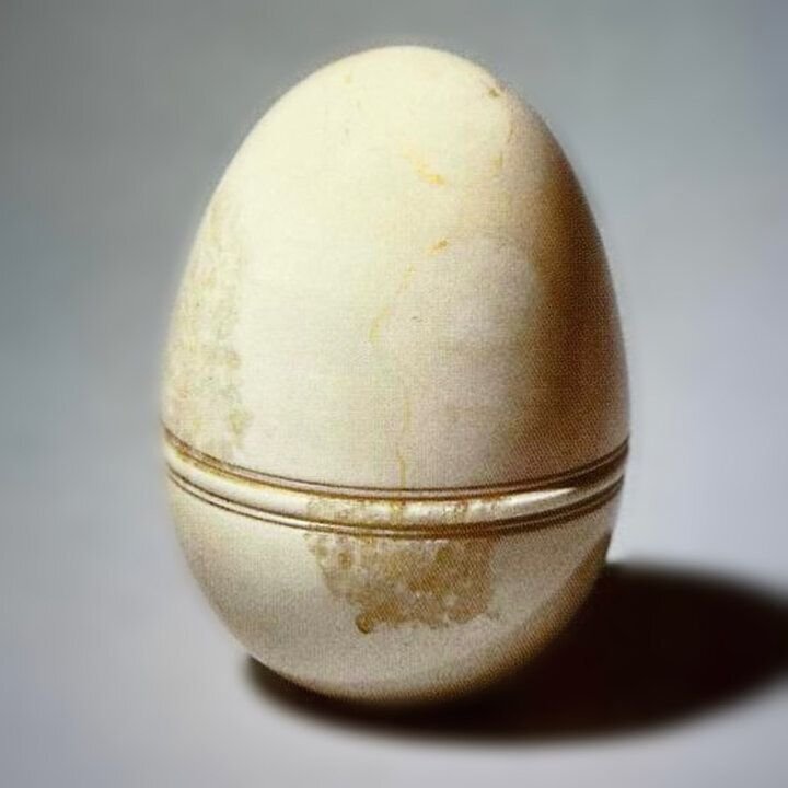 Яйцо из слоновой кости, выточенное Екатериной II. Эрмитаж