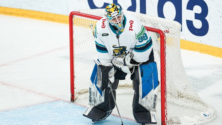    Вратарь «Сочи» Михаил Бердин.ХК «Нефтехимик»