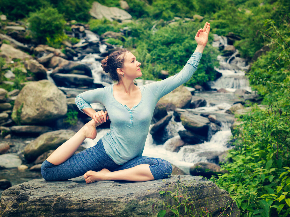 Поза йоги eka pada Rajakapotasana