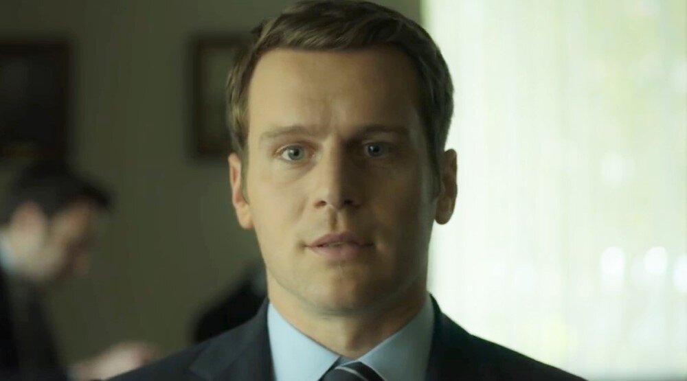     Кадр из 2 сезона сериала «Охотник за разумом» (2019)