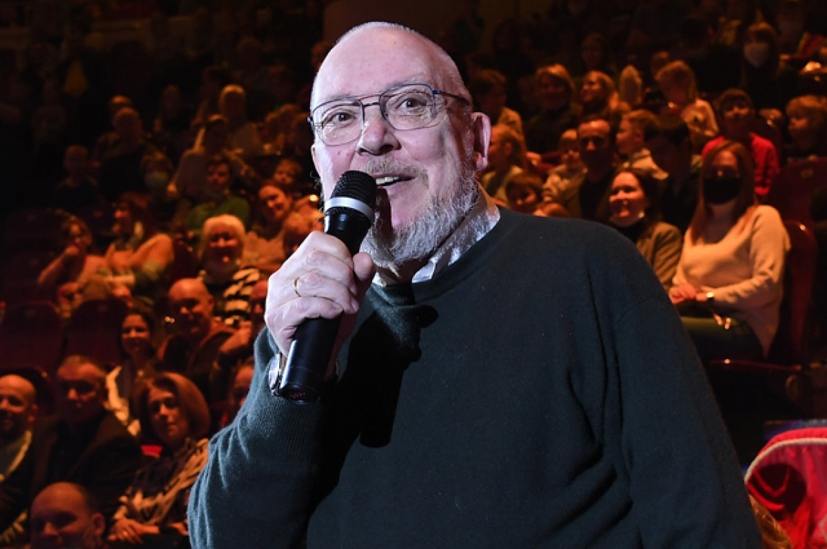    Максим Никулин.